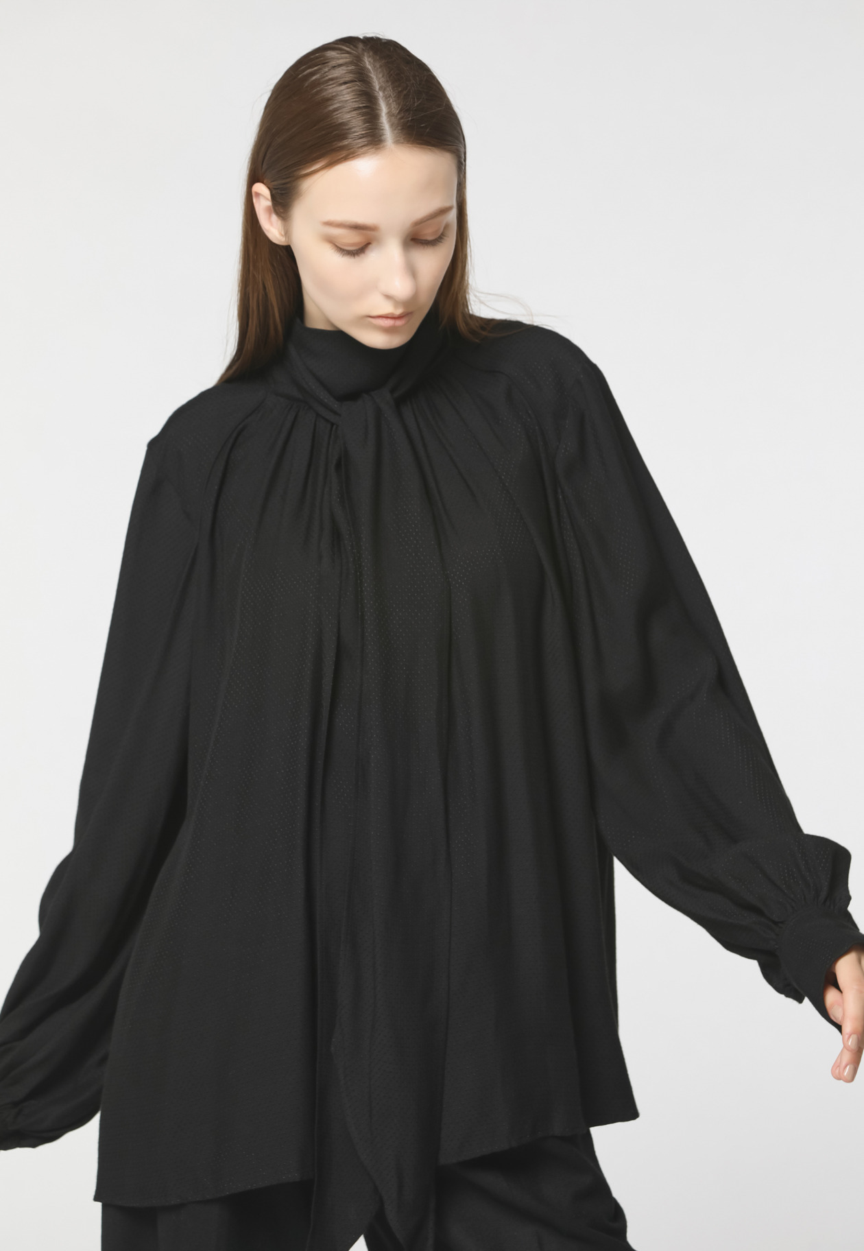 DOT JACQUARD BOWTIE BLOUSE 詳細画像 Black 3