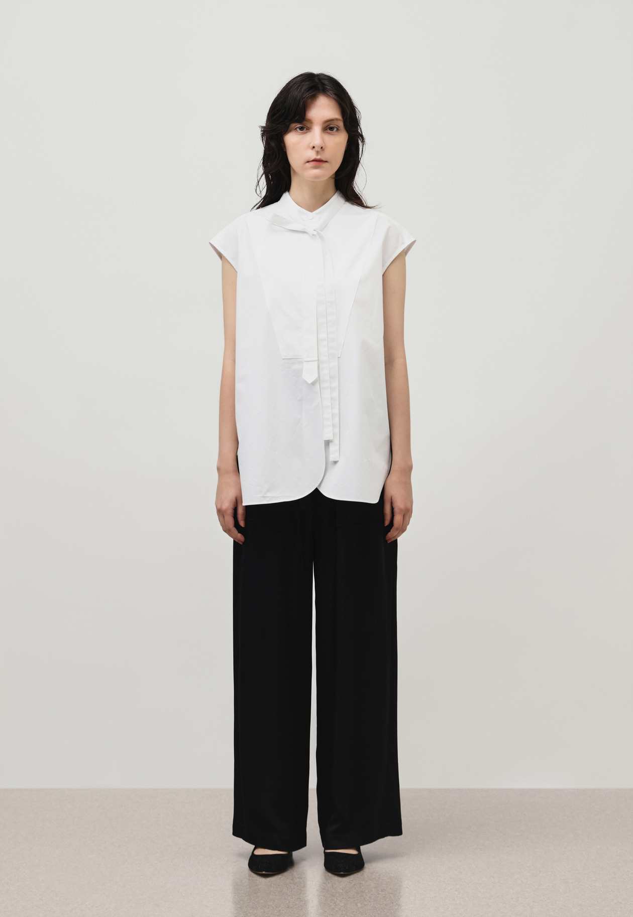 TYPEWRITER BOW NO SLEEVE BLOUSE / タイプライターボウノースリーブブラウス 詳細画像 White 2
