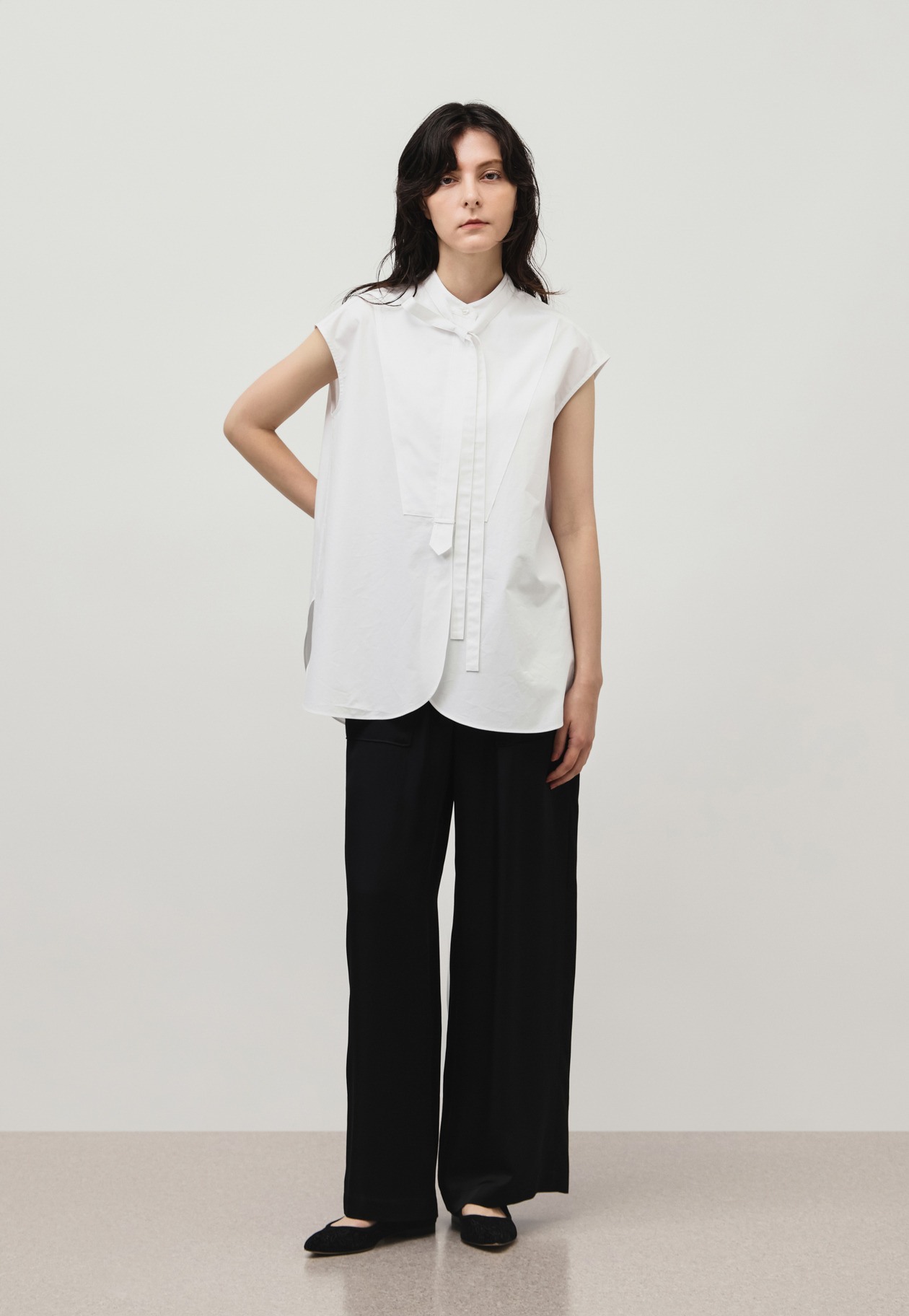 TYPEWRITER BOW NO SLEEVE BLOUSE / タイプライターボウノースリーブブラウス 詳細画像 White 3