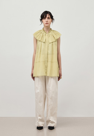VOILE PLEATS COLLAR NO SLEEVE BLOUSE / ボイルプリーツカラーノースリーブブラウス