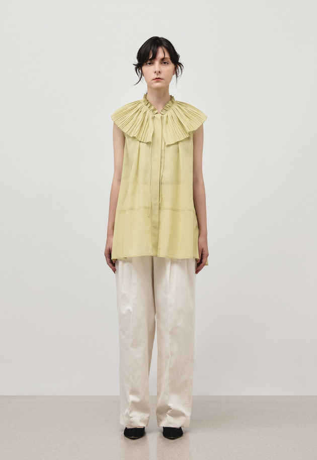VOILE PLEATS COLLAR NO SLEEVE BLOUSE / ボイルプリーツカラーノースリーブブラウス 詳細画像 Yellow 1