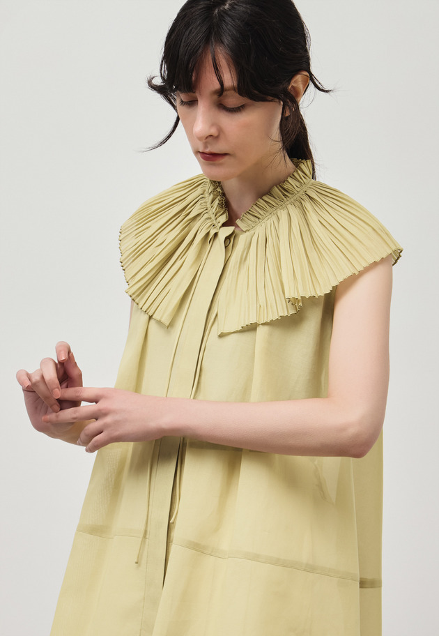 VOILE PLEATS COLLAR NO SLEEVE BLOUSE / ボイルプリーツカラーノースリーブブラウス 詳細画像 Yellow 5