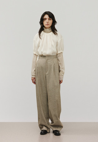 SILKY GATHERED BLOUSE / シルキーギャザーブラウス