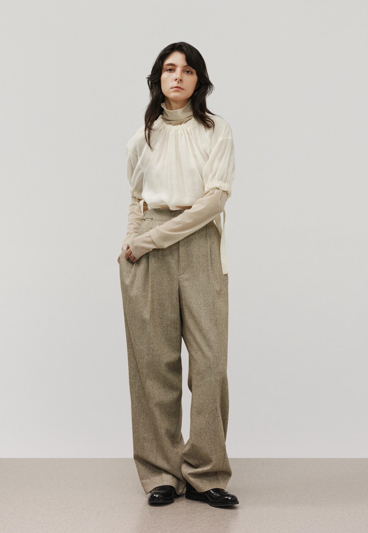 SILKY GATHERED BLOUSE / シルキーギャザーブラウス 詳細画像 OW 2
