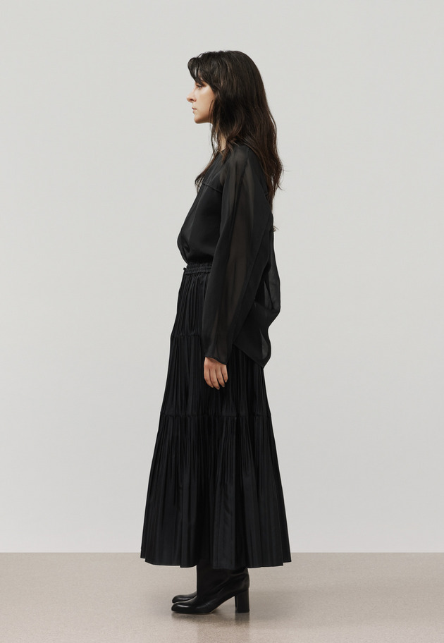 SILK POLYESTER TIERED PLEATS SKIRT / シルクポリエステルティアードプリーツスカート 詳細画像 Black 2
