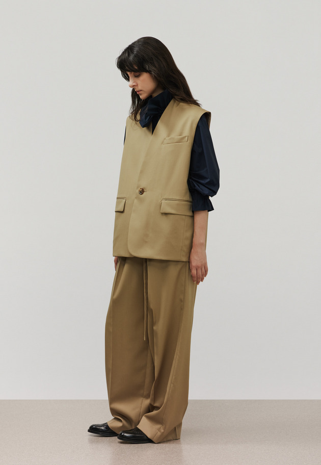 WOOL GABARDINE GILET / ウールギャバジンジレ 詳細画像 Camel 2