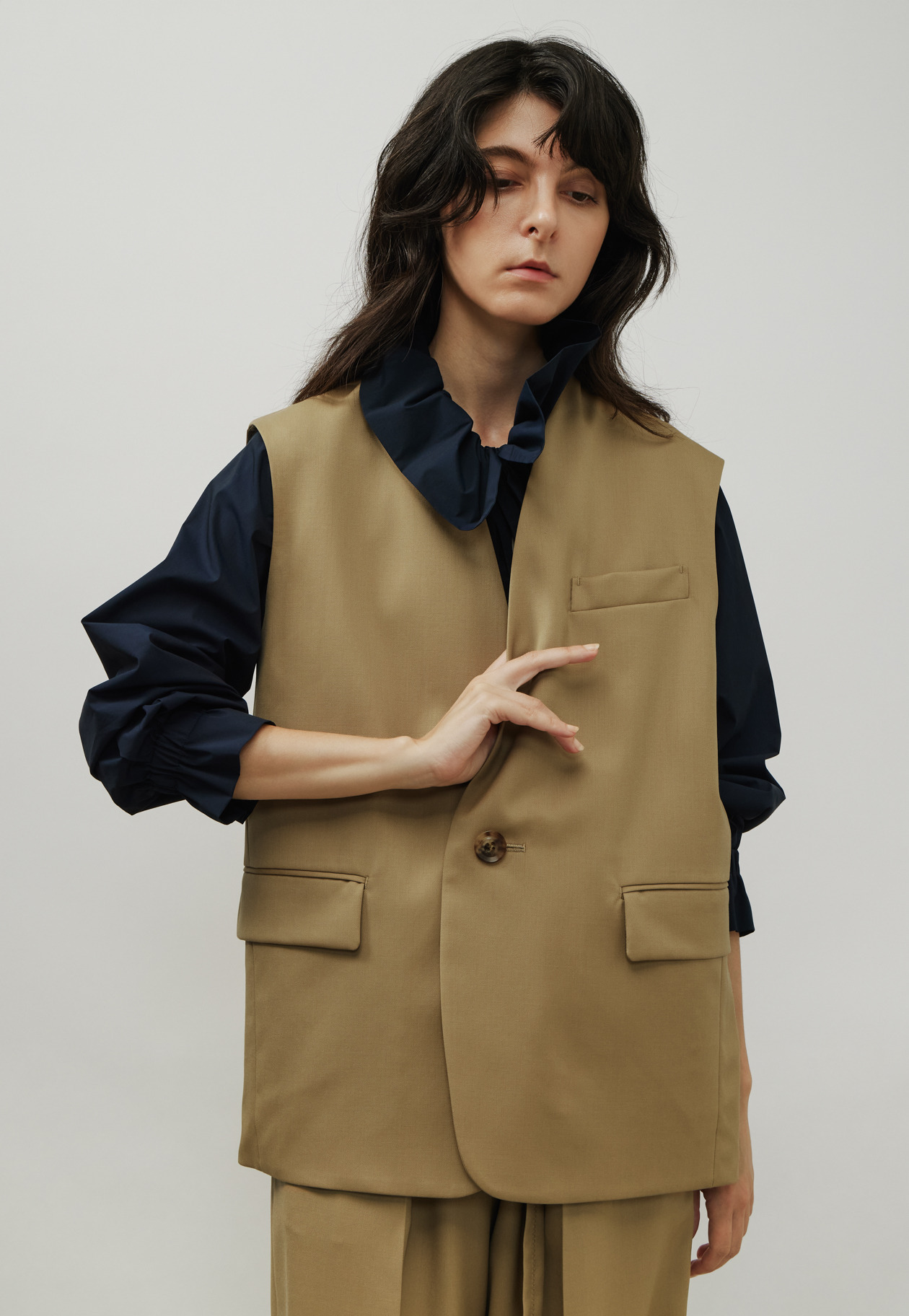 WOOL GABARDINE GILET / ウールギャバジンジレ 詳細画像 Camel 7