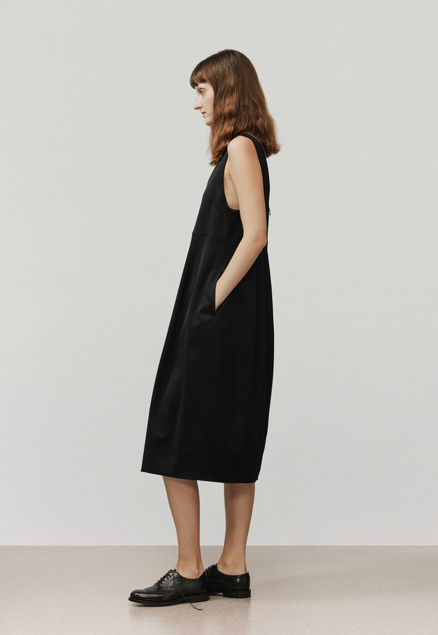 WOOL VISCOSE SATIN JUMPER SKIRT / ウールヴィスコースサテンジャンパースカート 詳細画像 Black 2