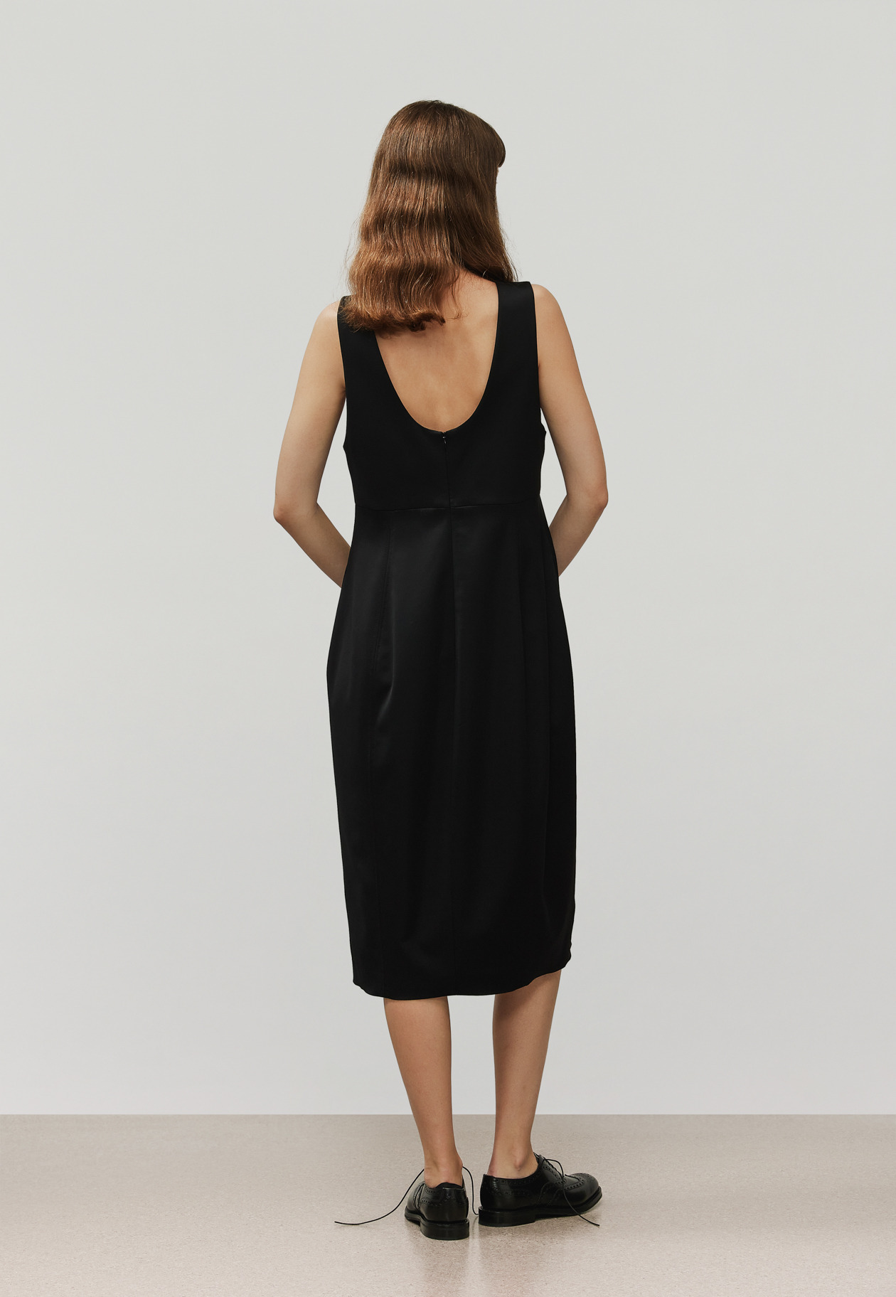 WOOL VISCOSE SATIN JUMPER SKIRT / ウールヴィスコースサテンジャンパースカート 詳細画像 Black 3