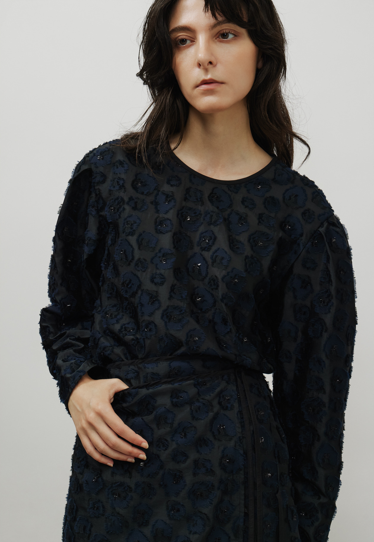 LAME FLOWER JACQUARD BLOUSE / ラメフラワージャガードブラウス 詳細画像 Black 4