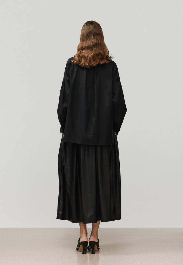 FAUX LEATHER PLEATS SKIRT / フォーレザープリーツスカート 詳細画像 Black 5