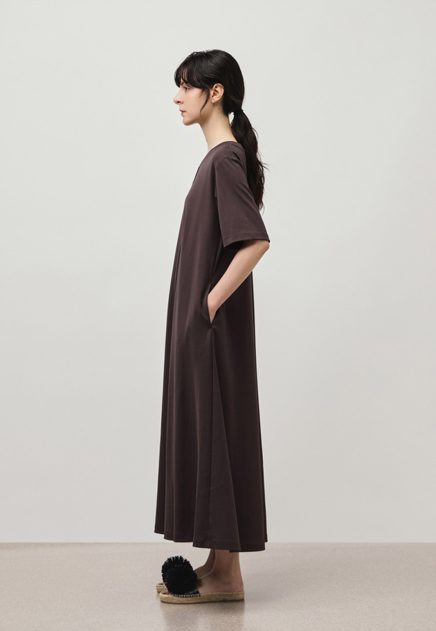 SMOOTH JERSEY SHORT SLEEVE DRESS / スムースジャージーショートスリーブドレス 詳細画像 Brown 3