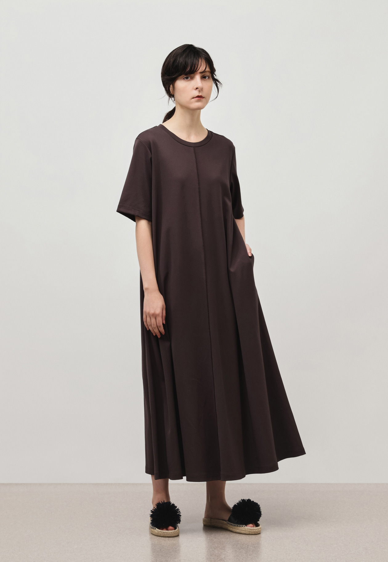 SMOOTH JERSEY SHORT SLEEVE DRESS / スムースジャージーショートスリーブドレス 詳細画像 Brown 2