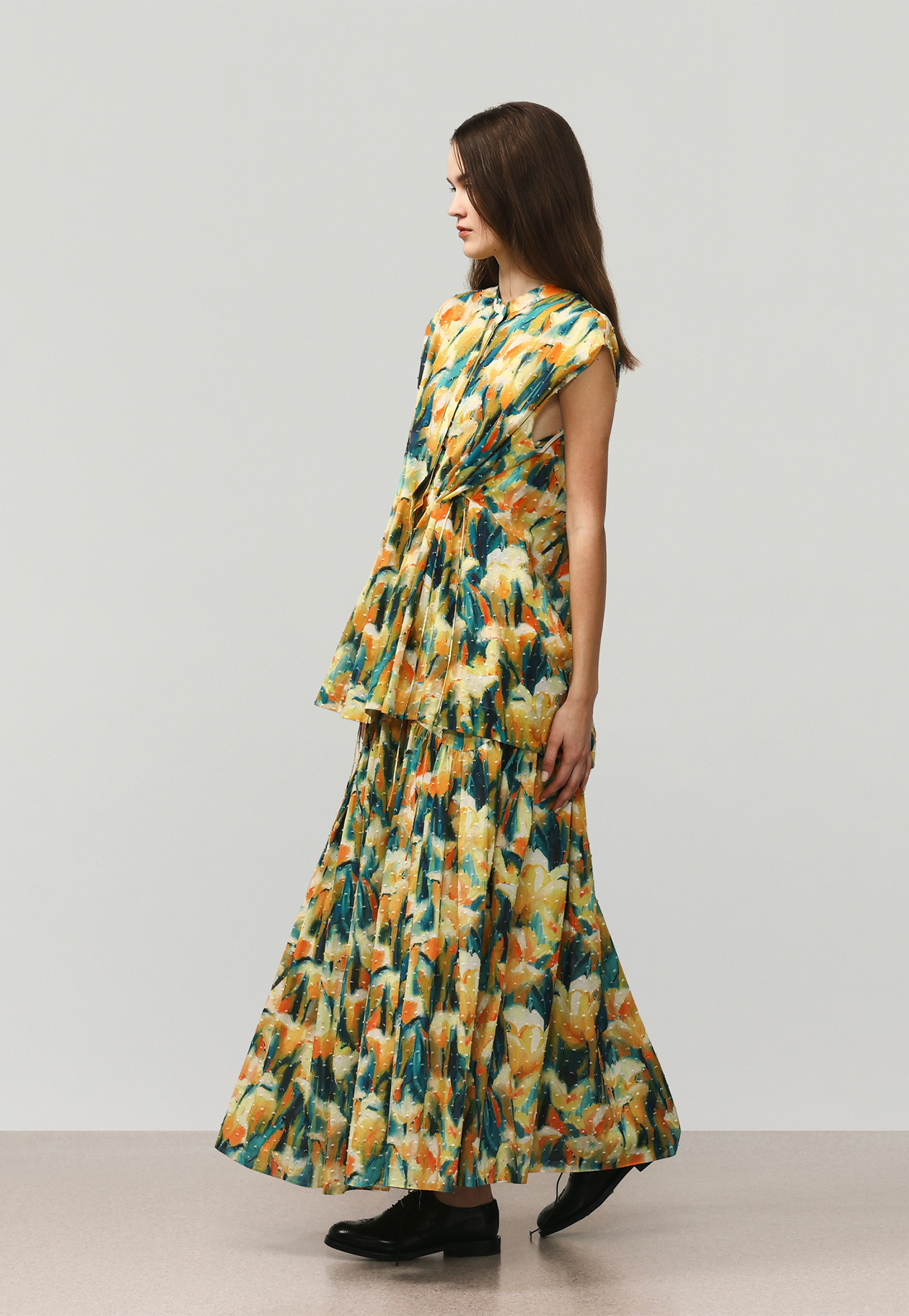 DOT JACQUARD FLOWER SLEEVELESS BLOUSE / ドットジャガードフラワースリーブレスブラウス 詳細画像 Yellow 2