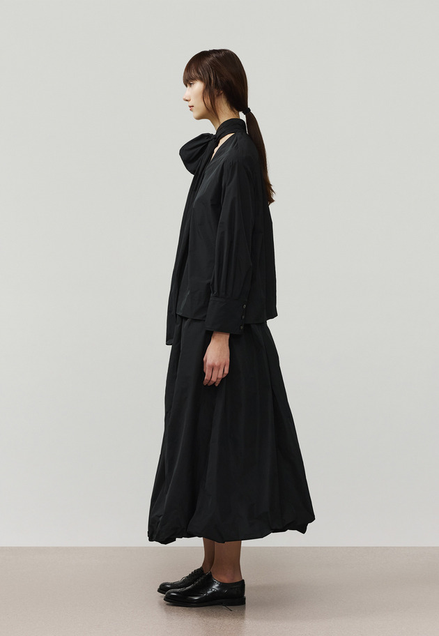POLYESTER TAFFETA TUCK SKIRT / ポリエステルタフタタックスカート 詳細画像 Black 4