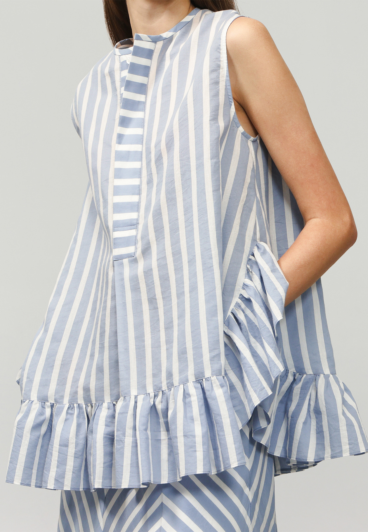 COTTON SILK BORDER SLEEVELESS BLOUSE / コットンシルクボーダースリーブレスブラウス 詳細画像 Blue 4