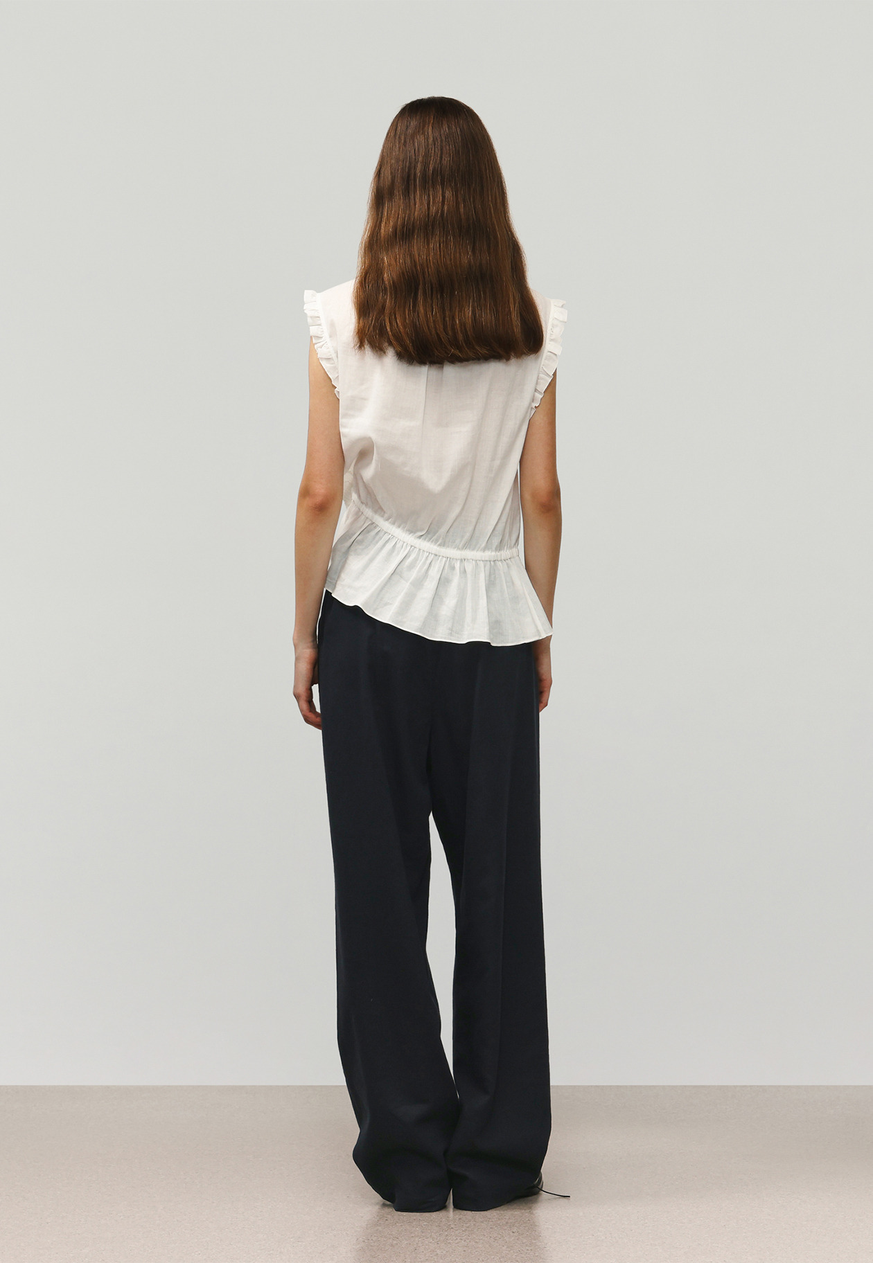 RAMIE COTTON SLEEVELESS FRILL BLOUSE / ラミーコットンスリーブレスフリルブラウス 詳細画像 OW 3